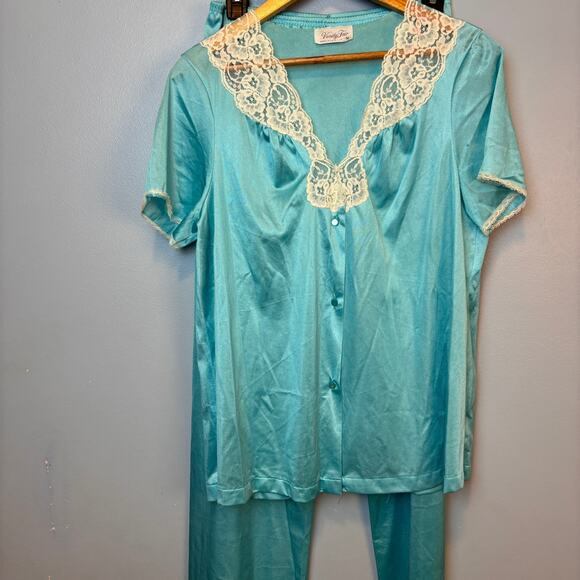Vintage Vanity Fair Aqua Blue Pajamas 2 piece set Womens small Lace VNeck Button - Picture 2 of 9